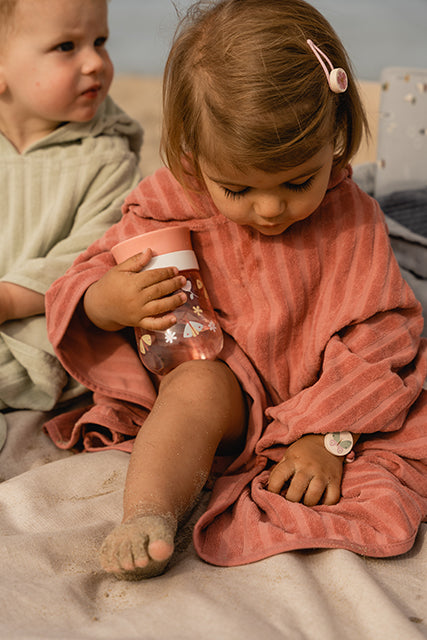 Little Dutch bērnu pončo dvielis ar kapuci – mīksts un ērts pludmales dvielis bērniem