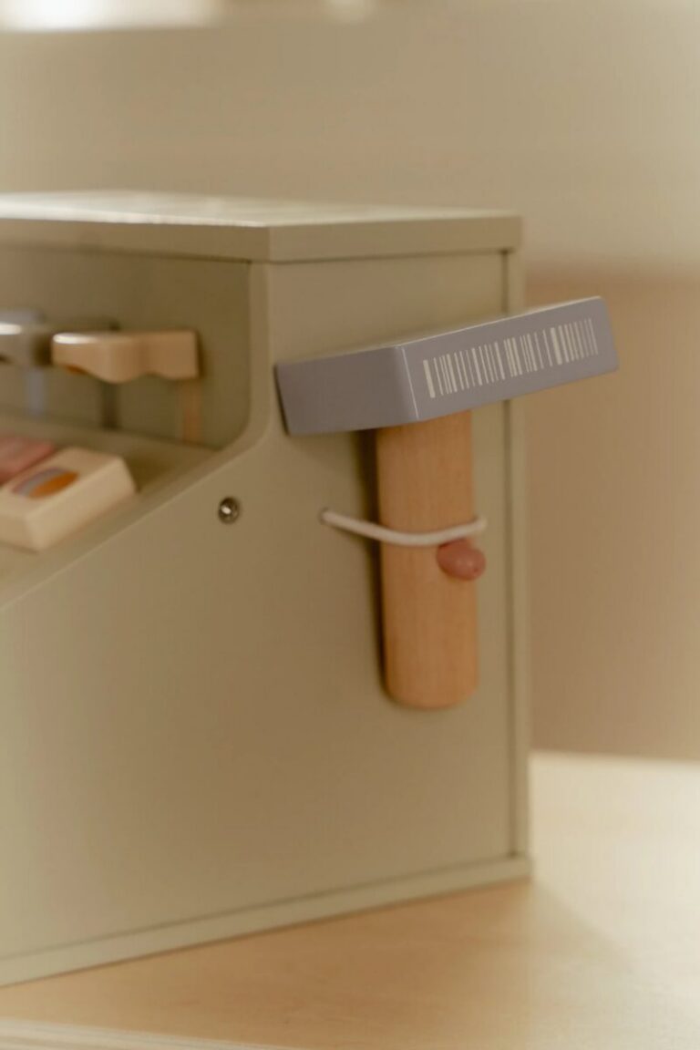 Little Dutch koka kases aparāts ar skeneri – rotaļlieta bērniem veikala lomspēlēm, attīsta matemātiskās un sociālās prasmes