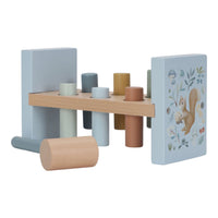 Little Dutch koka āmurs un sols – attīstoša rotaļlieta bērniem ar tapām, koka soliņu un āmuru roku koordinācijas trenēšanai