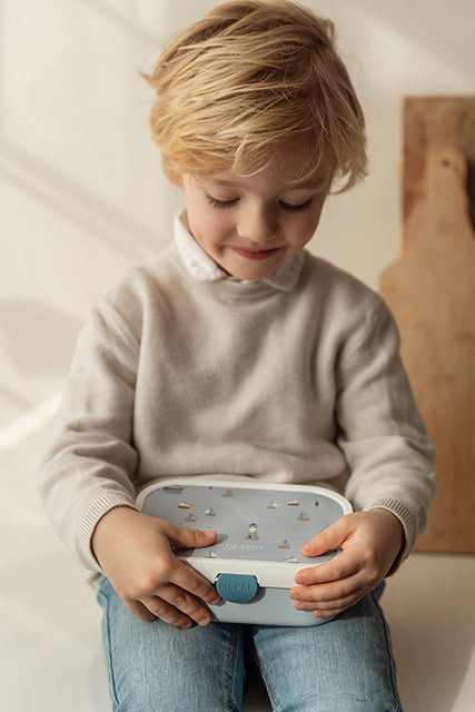 Little Dutch pusdienu kastīte Jūrnieku līcis – bērnu pusdienu trauciņš ar jūrnieku motīvu