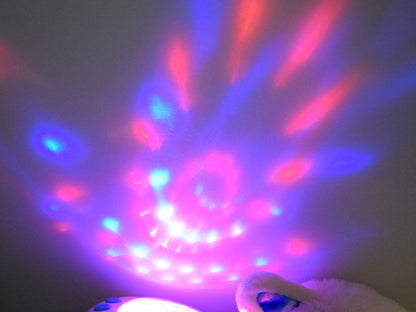 Mīkstā rotaļlieta – Aitiņa ar projektoru un skaņām (0m+)