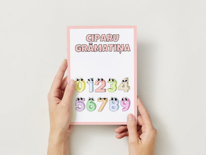 Jautrie cipari – drukājamas krāsojamās lapas bērniem PDF formātā, lai mācītos ciparus un krāsu nosaukumus.