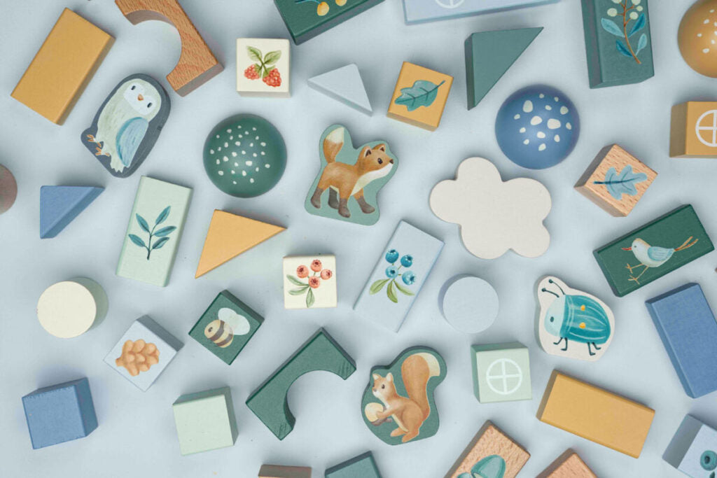 Little Dutch koka kluči būvēšanai Meža Draugi – zilie un neitrālie koka kluči bērniem radošai spēlei