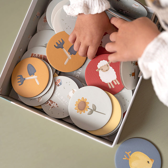 Little Dutch atmiņas spēle Mazā ferma – izglītojoša bērnu galda spēle ar fermas dzīvniekiem un ilustrācijām