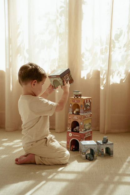 Little Dutch kartona klucīšu komplekts ar auto – krāsaina rotaļlieta bērniem, kas attīsta radošumu un loģisko domāšanu.