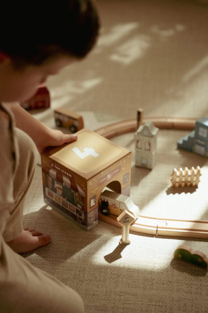 Little Dutch kartona klucīšu komplekts ar auto – krāsaina rotaļlieta bērniem, kas attīsta radošumu un loģisko domāšanu.