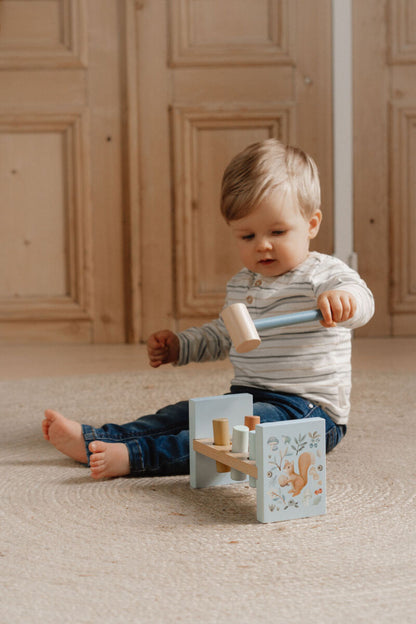 Little Dutch koka āmurs un sols – attīstoša rotaļlieta bērniem ar tapām, koka soliņu un āmuru roku koordinācijas trenēšanai