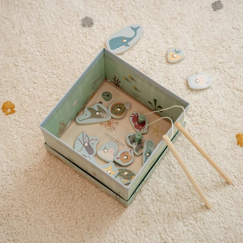 Little Dutch koka makšķerēšanas spēle bērniem – krāsaina rotaļlieta ar jūras dzīvniekiem, kas attīsta motoriku un koncentrēšanos