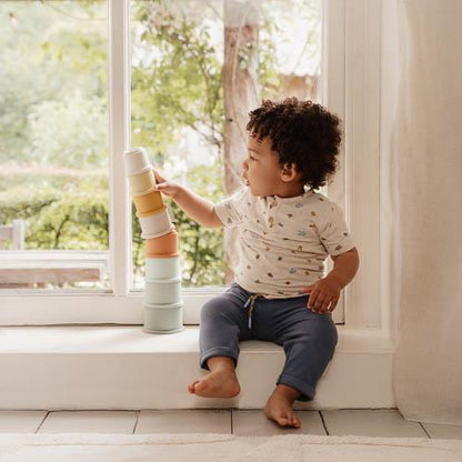 Little Dutch kraušanas krūzītes – attīstoša rotaļlieta bērniem no 1 gada vecuma