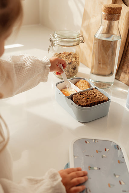 Little Dutch pusdienu kastīte Jūrnieku līcis – bērnu pusdienu trauciņš ar jūrnieku motīvu