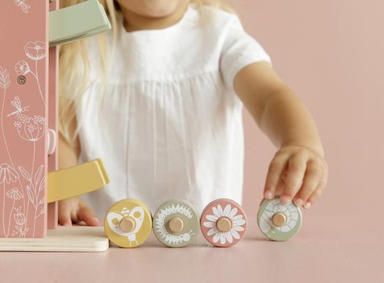 Little Dutch rozā koka mašīnu trase – izglītojoša rotaļlieta bērniem