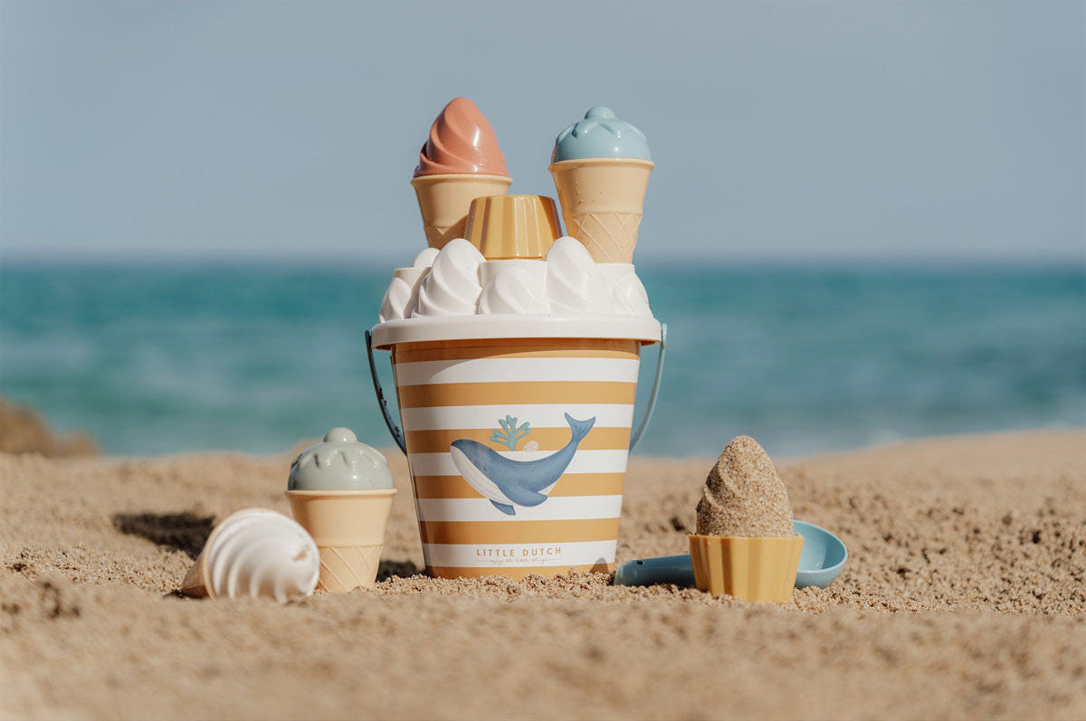 Little Dutch saldējuma pludmales komplekts zilā okeāna toņos – rotaļlietas bērniem smilšu un ūdens spēlēm