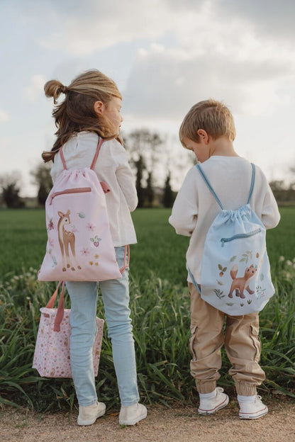 Little Dutch sporta soma meitenēm ar Pasaku dārza dizainu – ērta un viegla soma skolai, bērnudārzam un izbraucieniem