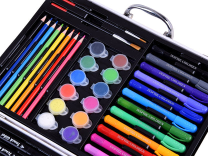 Mākslas komplekts koferītī bērniem ar krāsām un flomāsteriem.