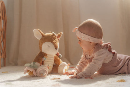 Little Dutch mīkstā aktivitāšu rotaļlieta mazuļiem – briedis ar spogulīti, grabulīti un taktiliem elementiem