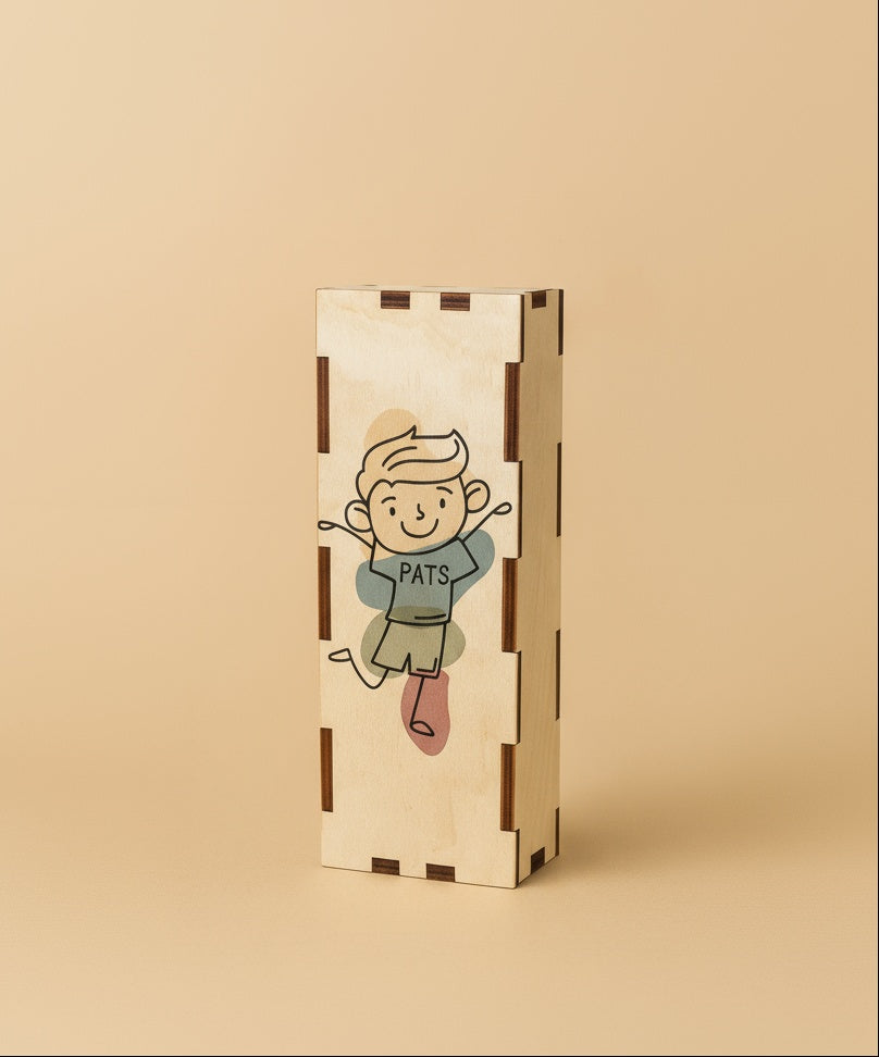 Koka lasītprasmes spēle PATS bērniem – ar burtiem un kartītēm, palīdz apgūt pirmos vārdus rotaļīgā veidā.