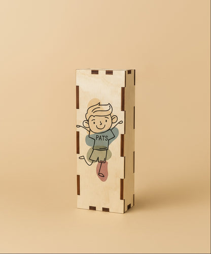 Koka lasītprasmes spēle PATS bērniem – ar burtiem un kartītēm, palīdz apgūt pirmos vārdus rotaļīgā veidā.